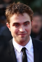 robert-pattinson-at-cannes-2012-12