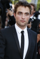 robert-pattinson-at-cannes-2012-3