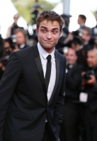 robert-pattinson-at-cannes-2012-4