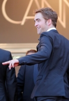 robert-pattinson-at-cannes-2012-7