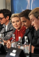 Tom Hiddleston, Robert Downey Jr, Scarlett Johansson, Jeremy Renner and Chris Hemsworth