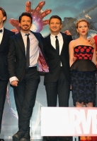 Mark Ruffalo, Tom Hiddleston, Robert Downey Jr, Jeremy Renner, Scarlett Johansson, Cobie Smulders 