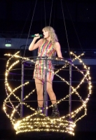 taylor-swift-reputation-tour-75